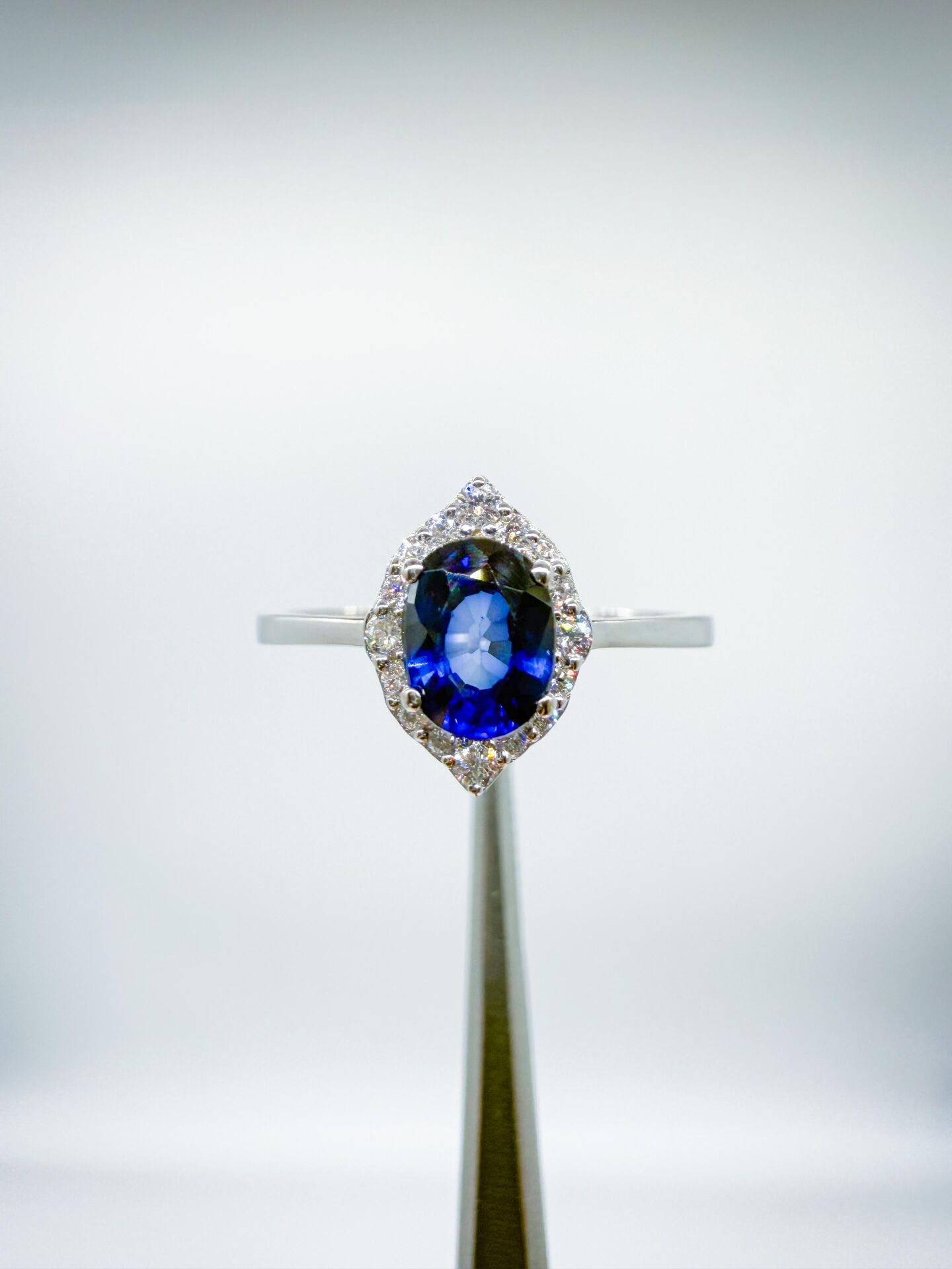 Pırlantalı Safir Yüzük