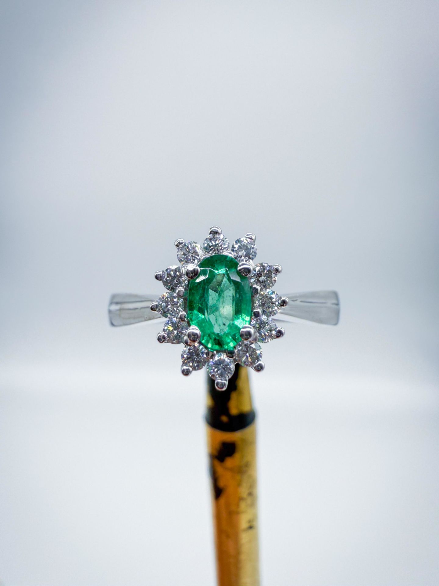 Pırlantalı Zümrüt Yüzük