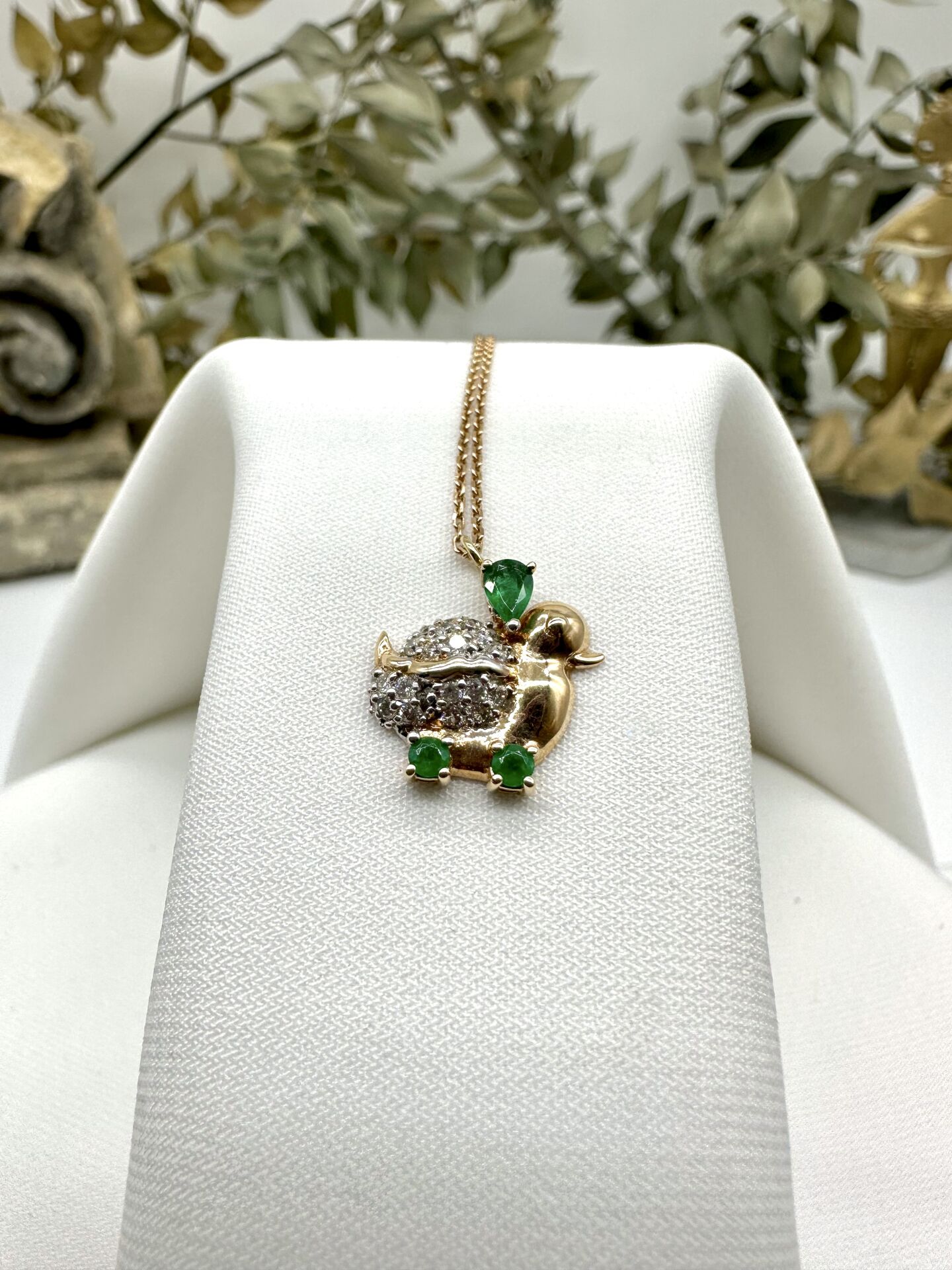 Duck Pırlantalı Zümrüt Kolye