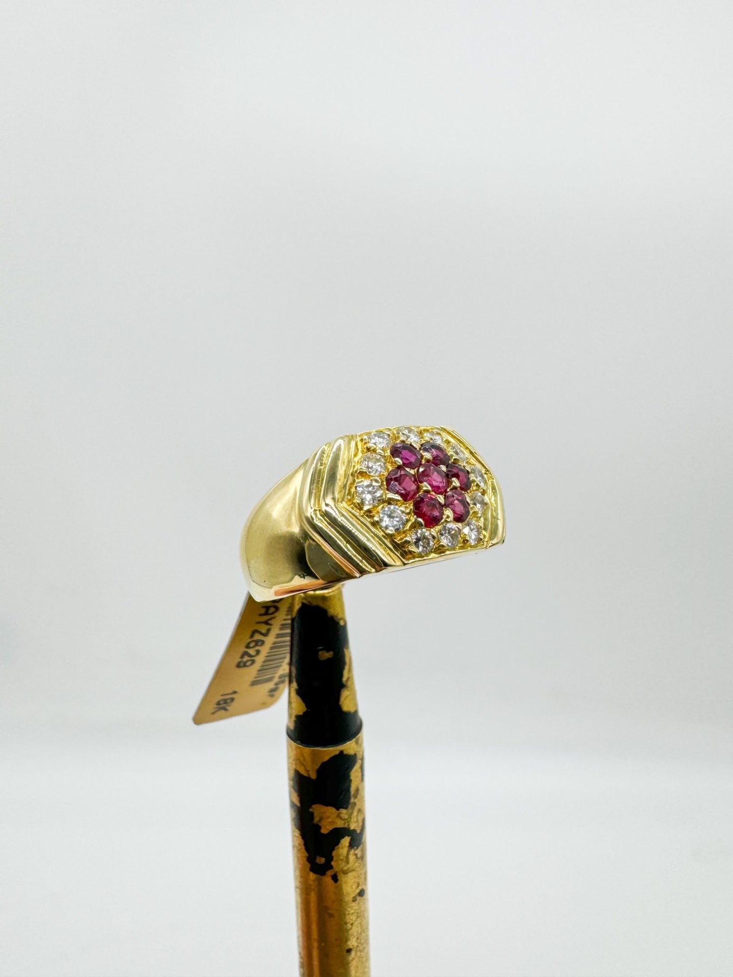 Pırlanta ve Yakutlu Yüzük