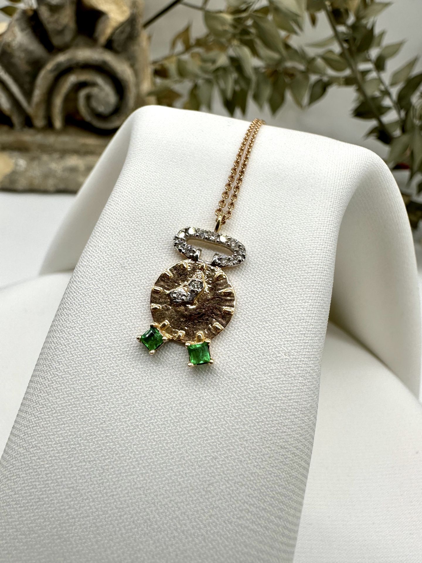 Clock Pırlantalı Zümrüt Kolye