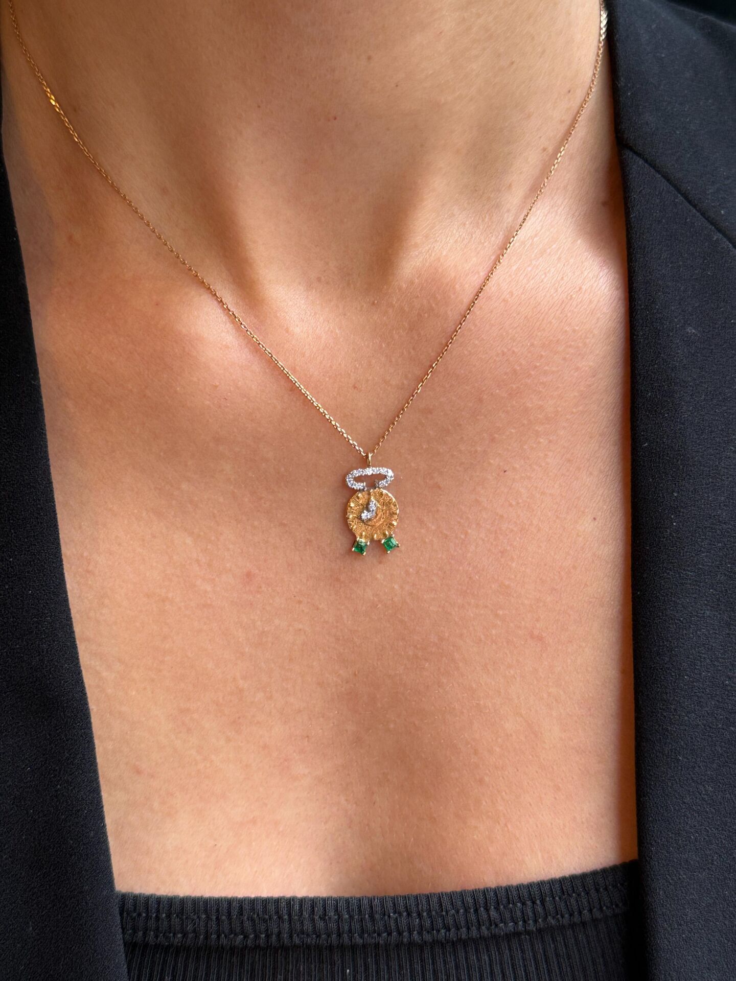 Clock Pırlantalı Zümrüt Kolye