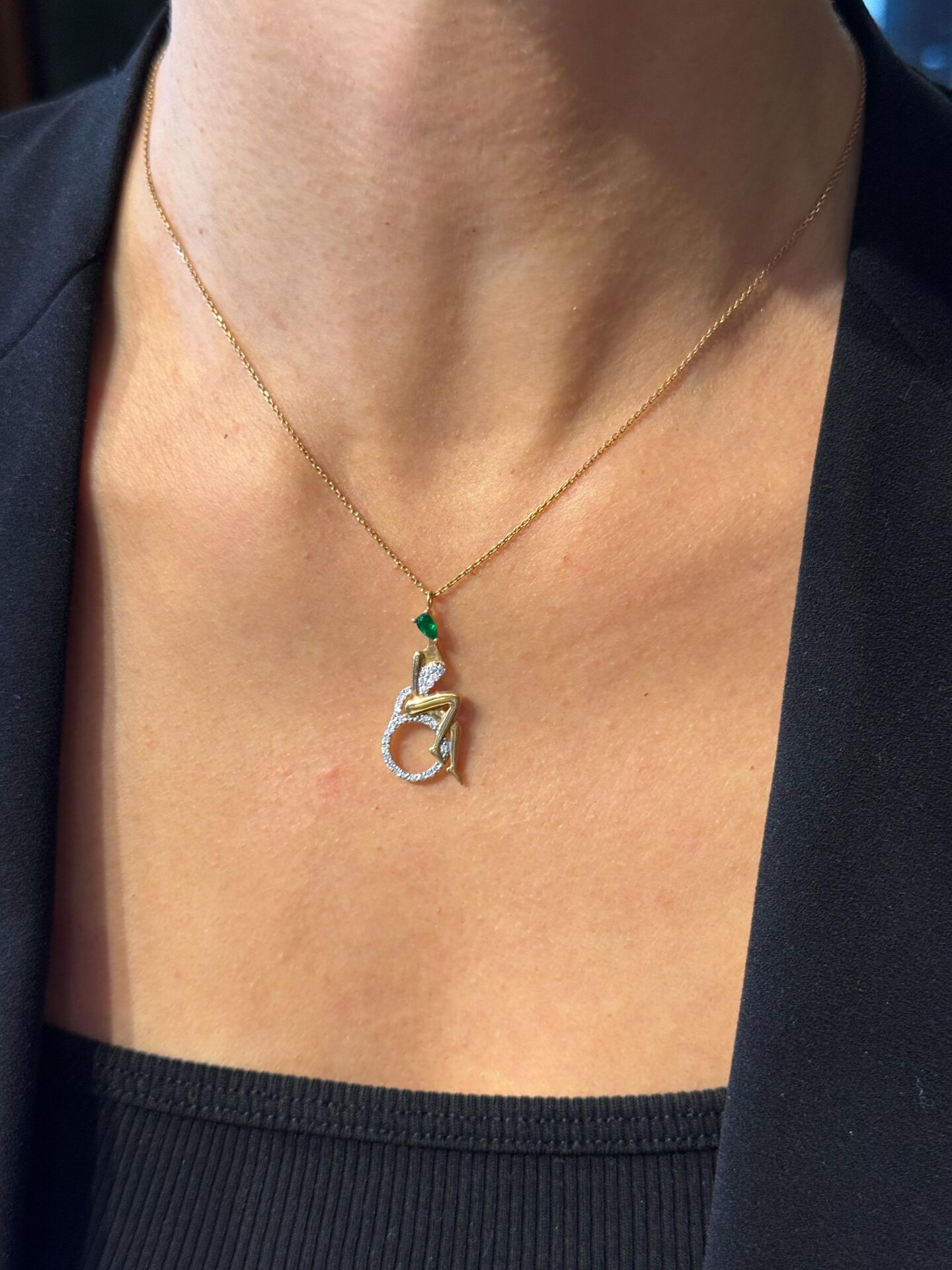 Woman Pırlantalı Zümrüt Kolye