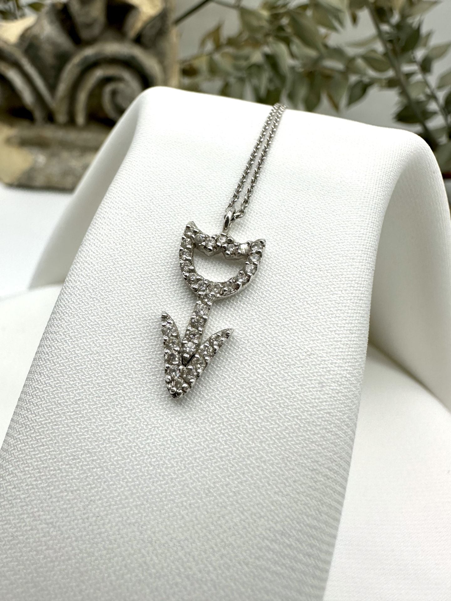 Tulip Pırlantalı  Kolye