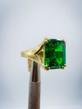 Jena Zümrüt Yüzük