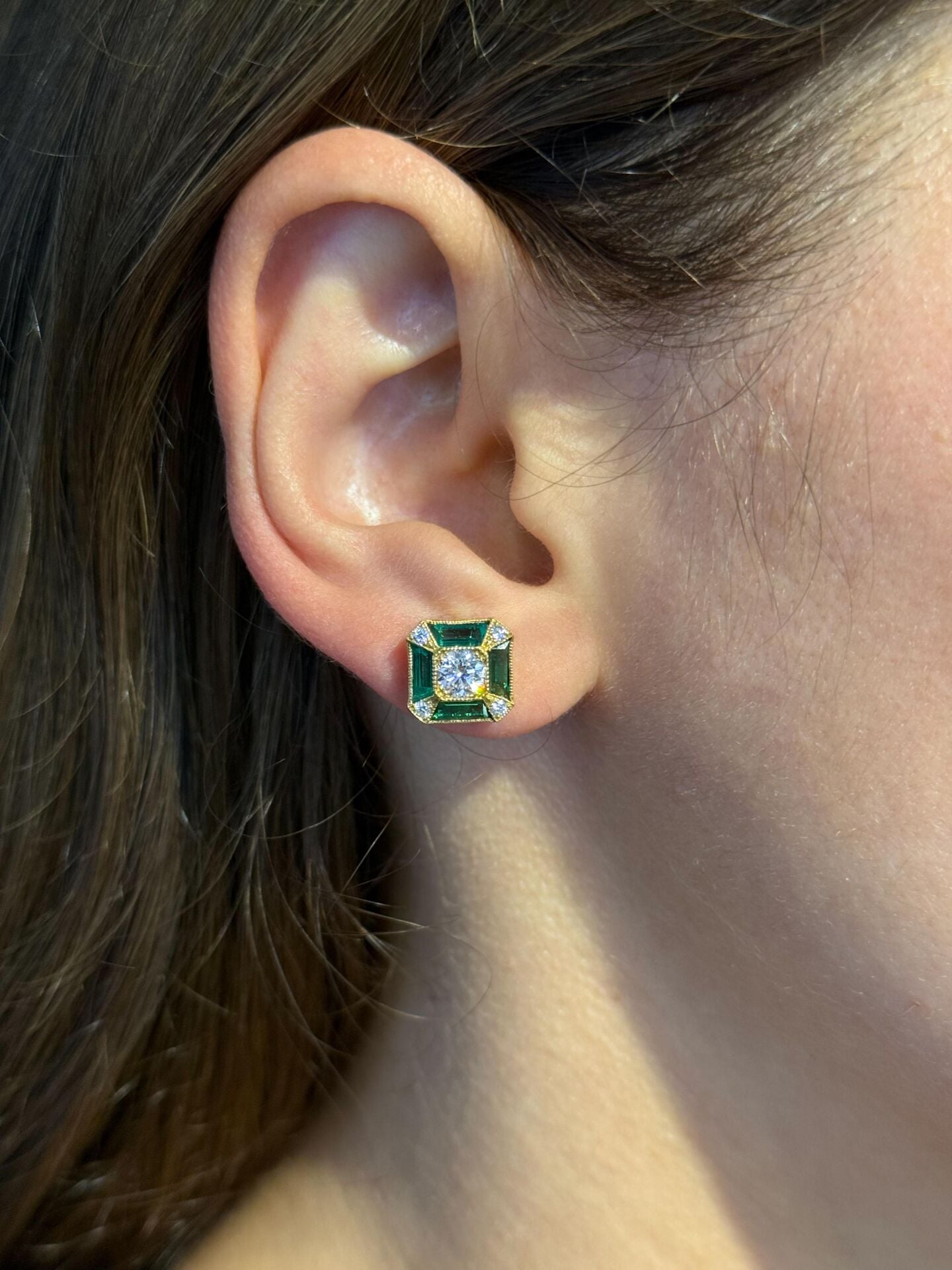 Antoinette Pırlantalı Zümrüt Küpe