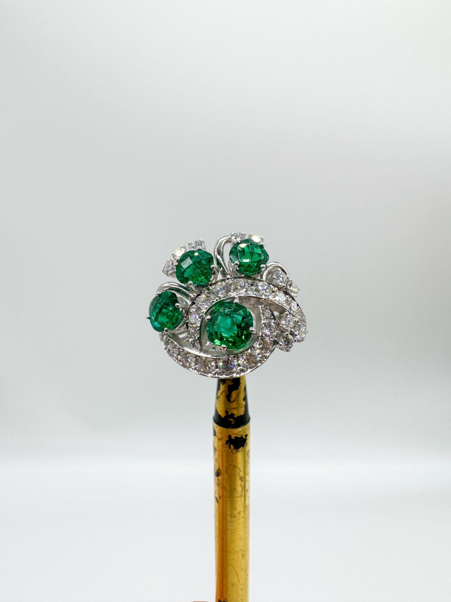 Vienna Pırlantalı Zümrüt Yüzük