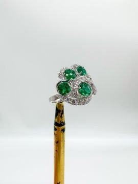 Vienna Pırlantalı Zümrüt Yüzük