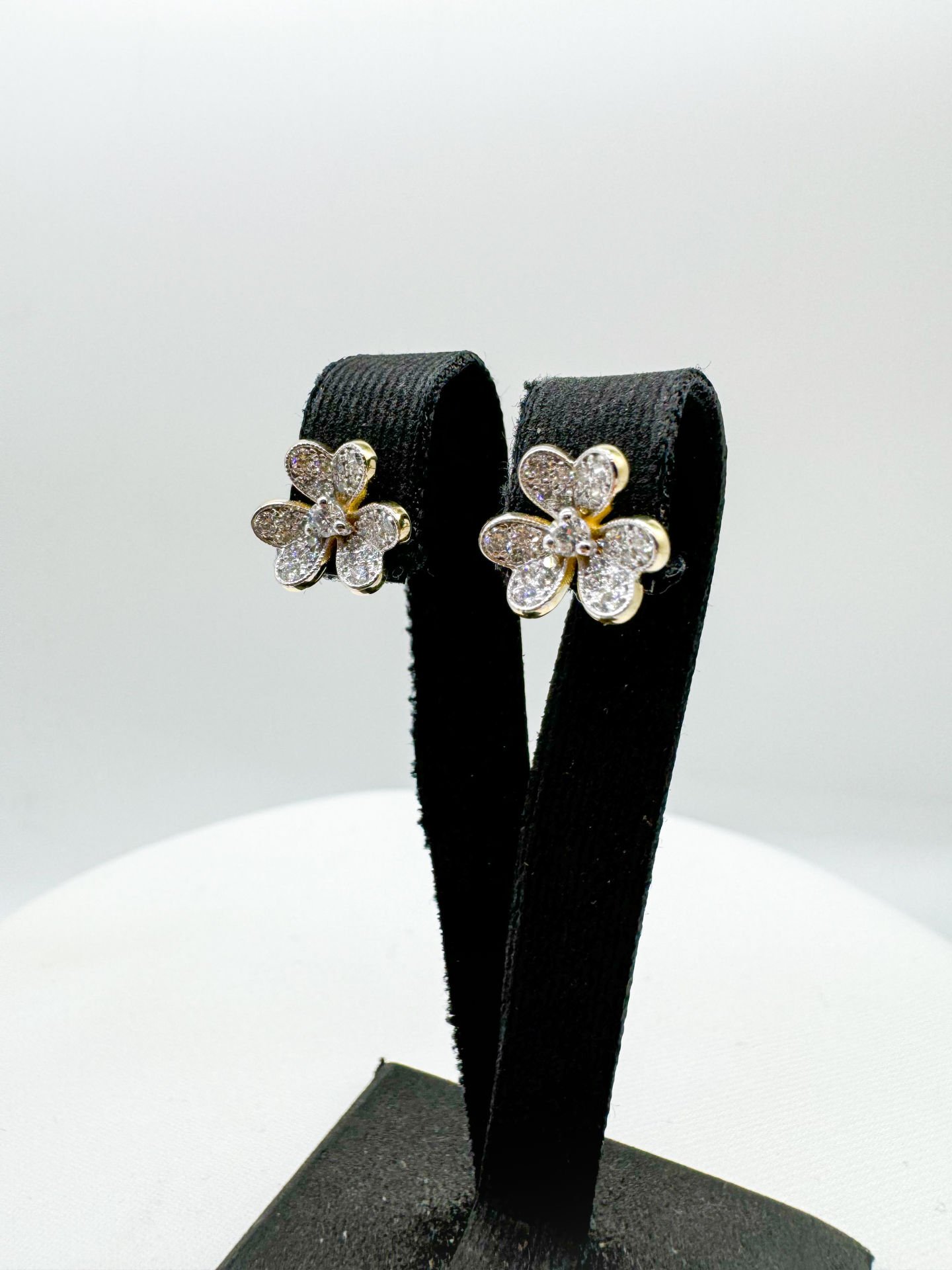 Blume Pırlantalı Küpe