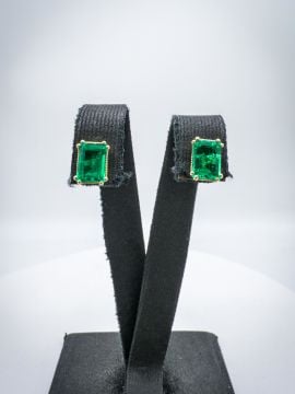 Zümrüt Küpe