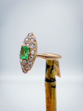 Elmaslı Zümrüt Yüzük