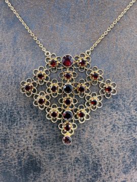 Garnet Kolye