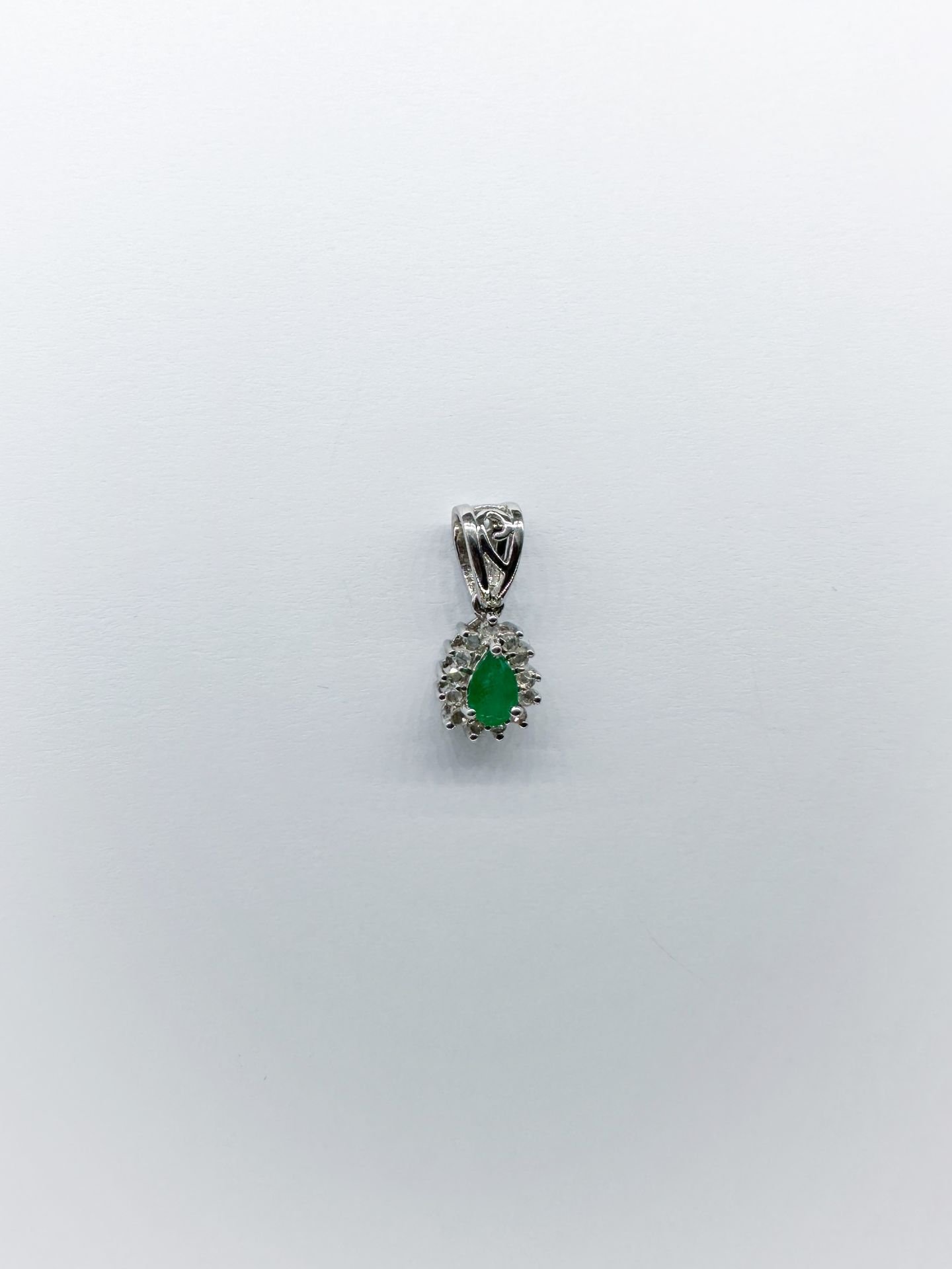 Zümrütlü Kolye Ucu