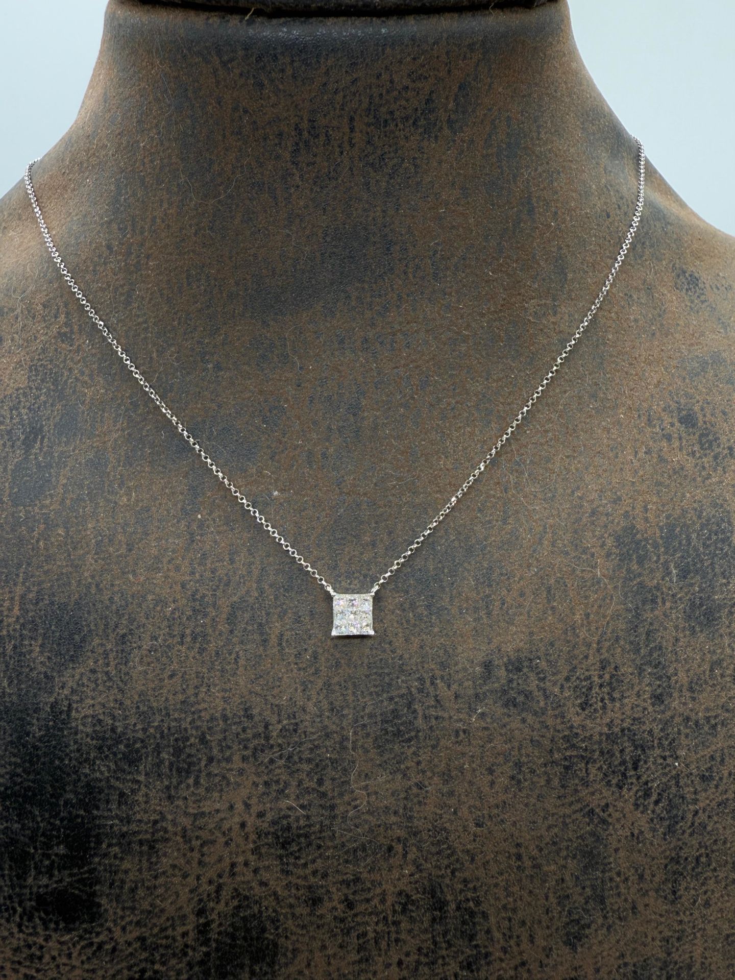 Invisible Pırlanta Kolye