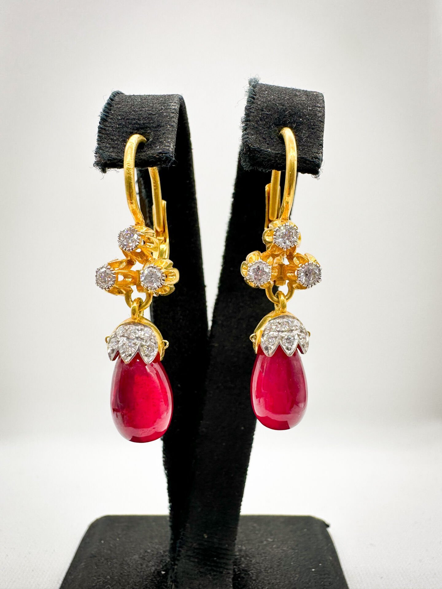 Yakut ve Pırlantalı Küpe