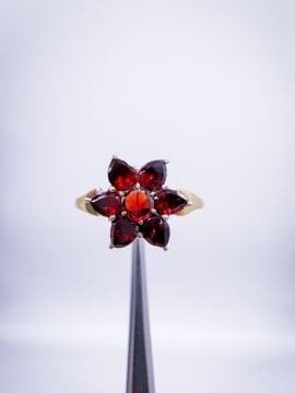 Garnet Yüzük
