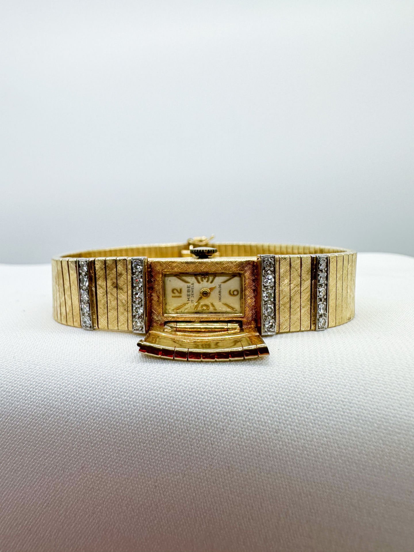 Pırlantalı Altın Saat Bileklik