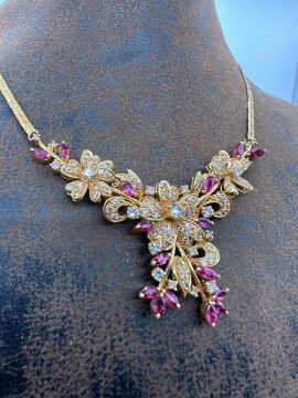 Pırlanta ve Yakutlu Kolye