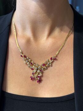 Pırlanta ve Yakutlu Kolye