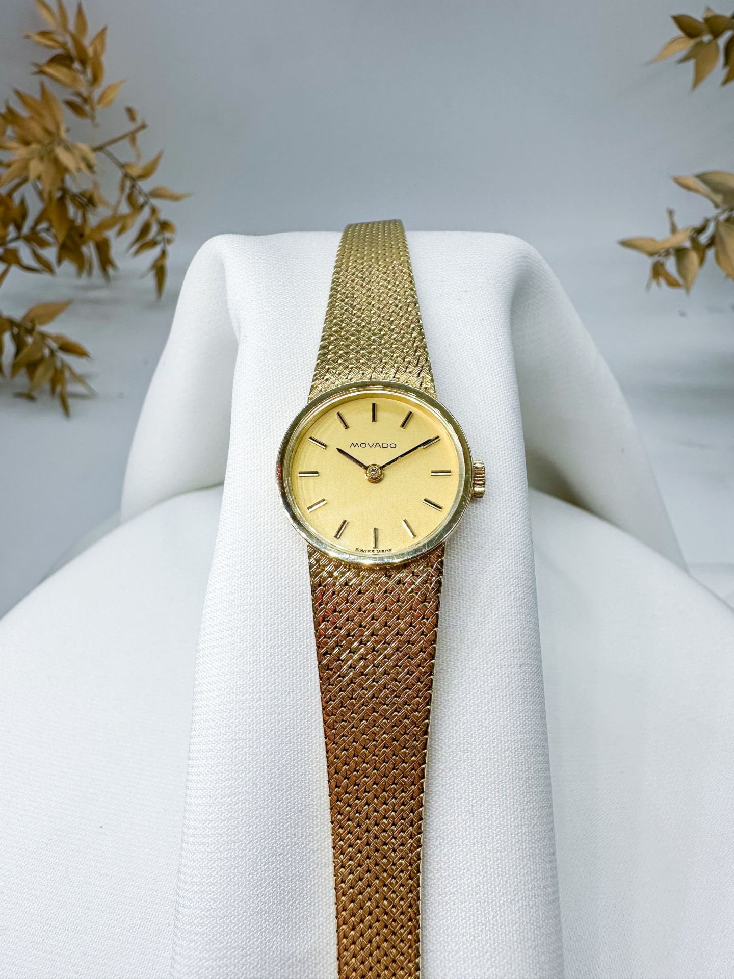 Movado Altın Kol Saat