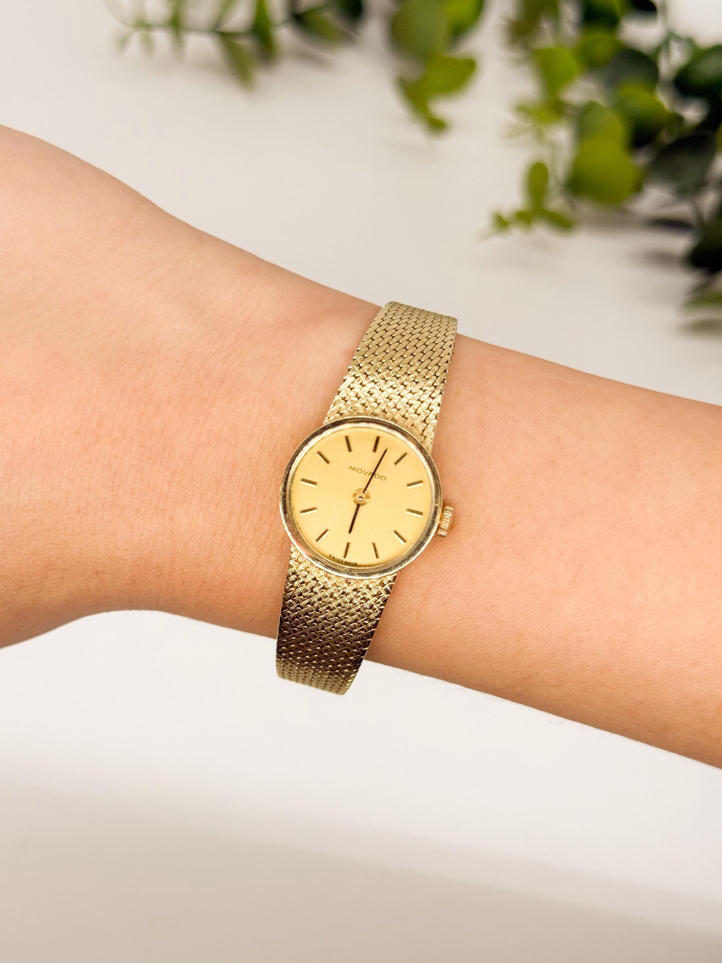 Movado Altın Kol Saat