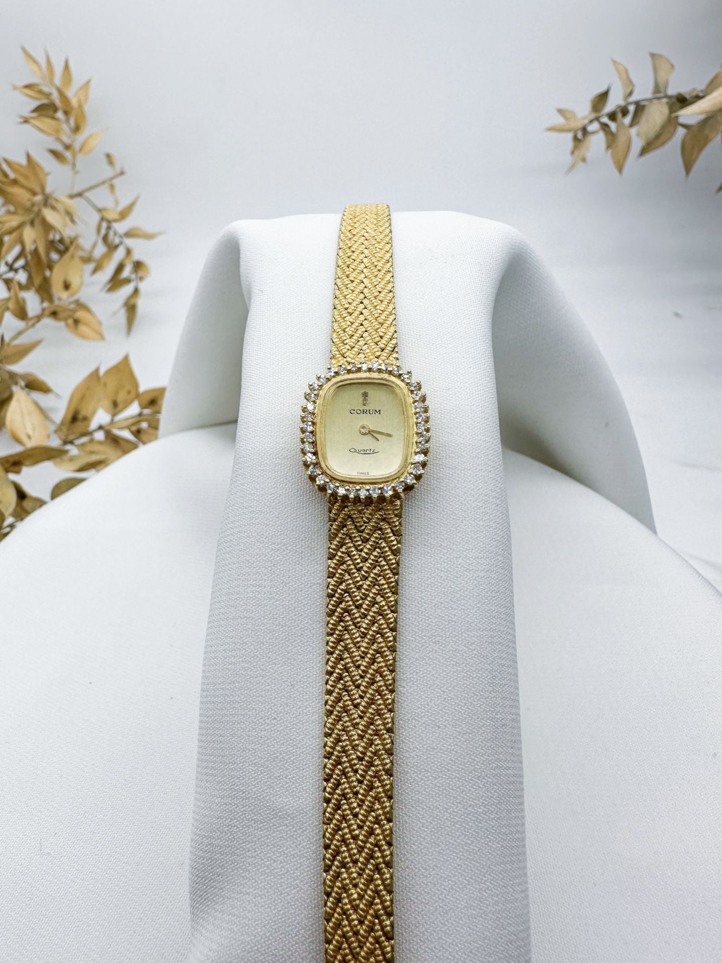 Corum Pırlantalı Altın Kol Saati