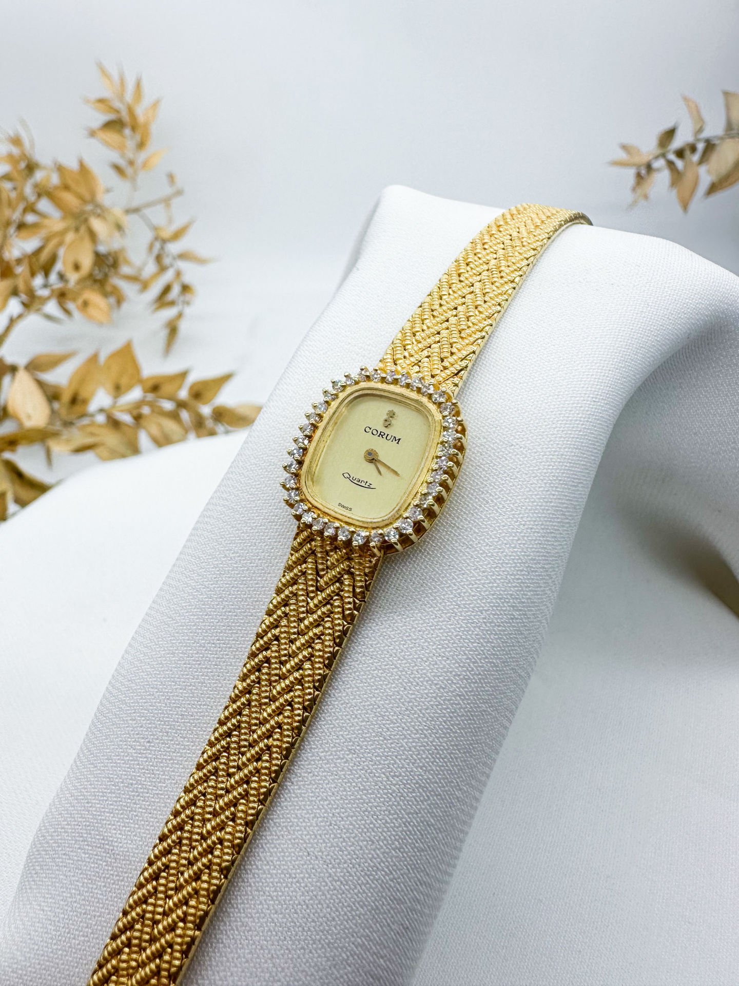 Corum Pırlantalı Altın Kol Saati