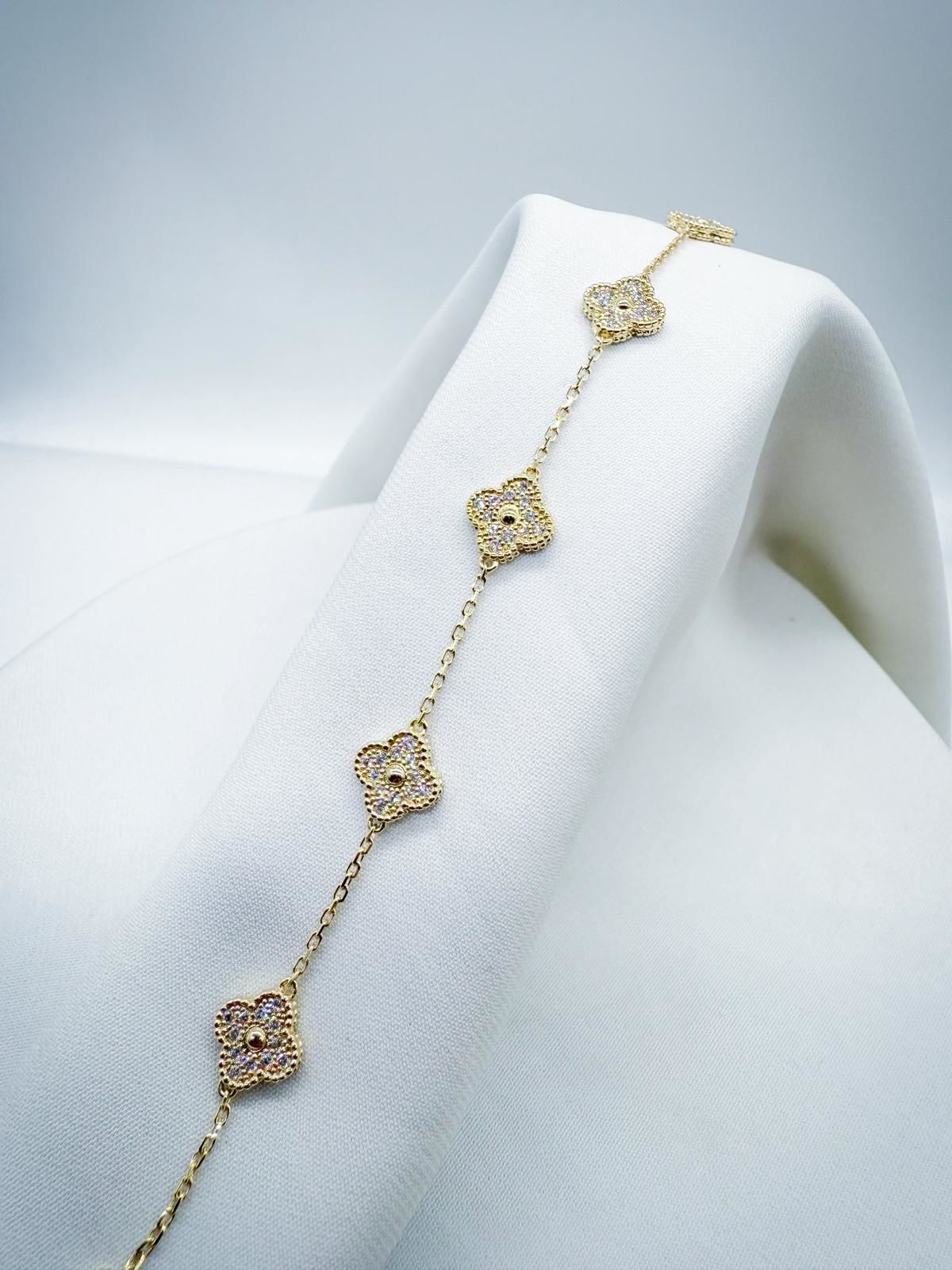 Pırlantalı Yonca Bileklik